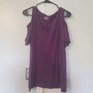 Cold shoulder tee
